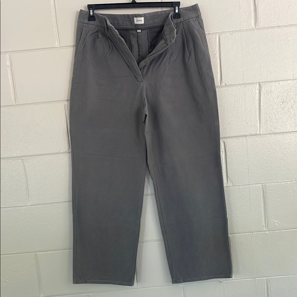 Aritzia Women’s Gray Pant